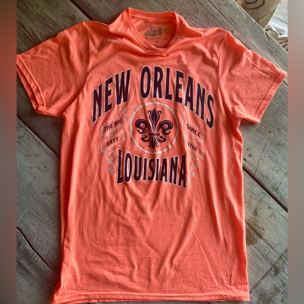 NOLA small t-shirt